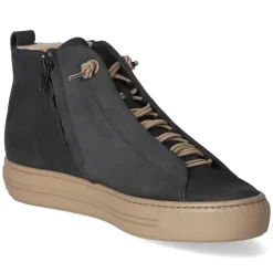 High Sneaker - space